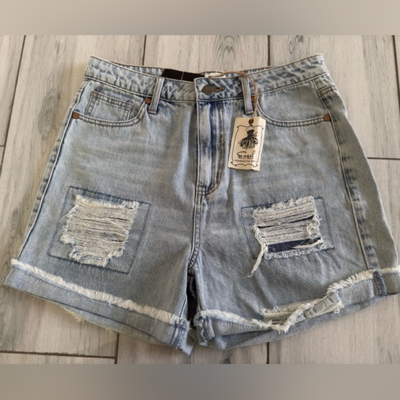 easel Pants - NWT EASEL Los Angeles Women’s High Rise Shorts-Size medium Cotton